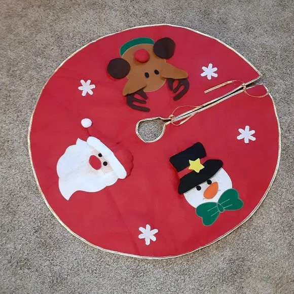 Christmas Tree Skirt - Picture 1 of 6